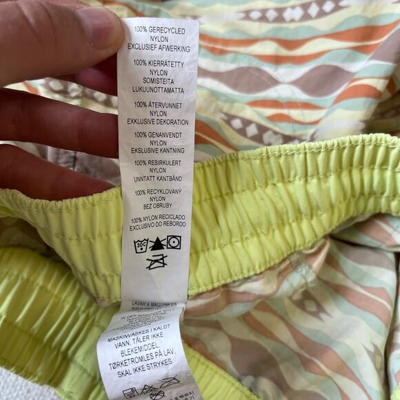 Patagonia Girls' Size XL Costa Rica Baggies™ Shorts Coast Highway Tea Green - Picture 10 of 11